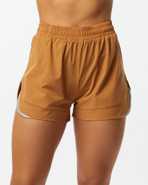 Chestnut Alphalete Stride Short 3" Women's Shorts | 3817902-ZV