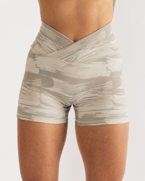 Desert Canvas Camo Alphalete Surface Power Short 5" Women's Shorts | 4503897-EN