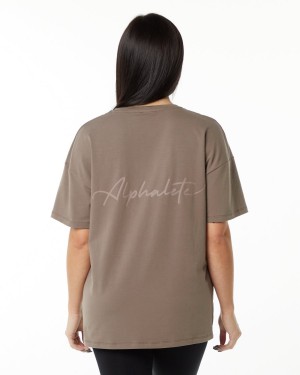 Mocha Alphalete Signature Oversized Tee Women's Shirts | 2843157-AJ