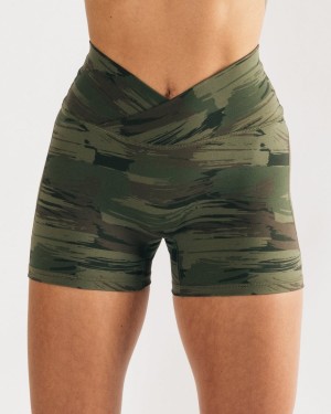 Olive Canvas Camo Alphalete Surface Power Short 5" Women's Shorts | 2197630-EY