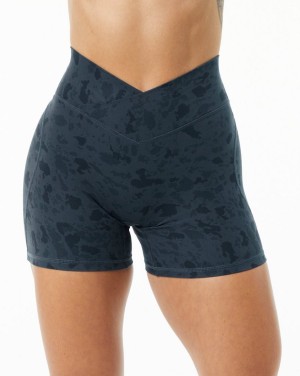 Pebble Print Whale Blue Alphalete Surface Power Short 5" Women's Shorts | 6108345-MJ