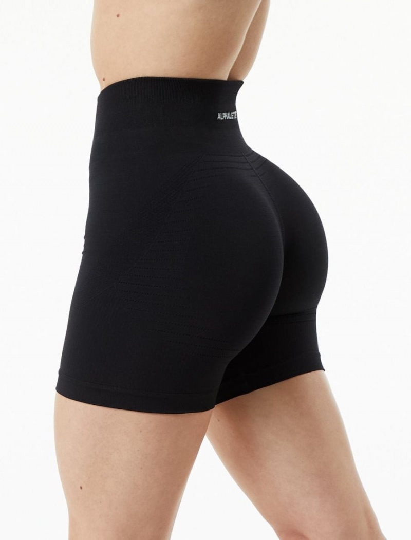 Black Alphalete Ozone Short 5.5" Women\'s Shorts | 6120849-YE