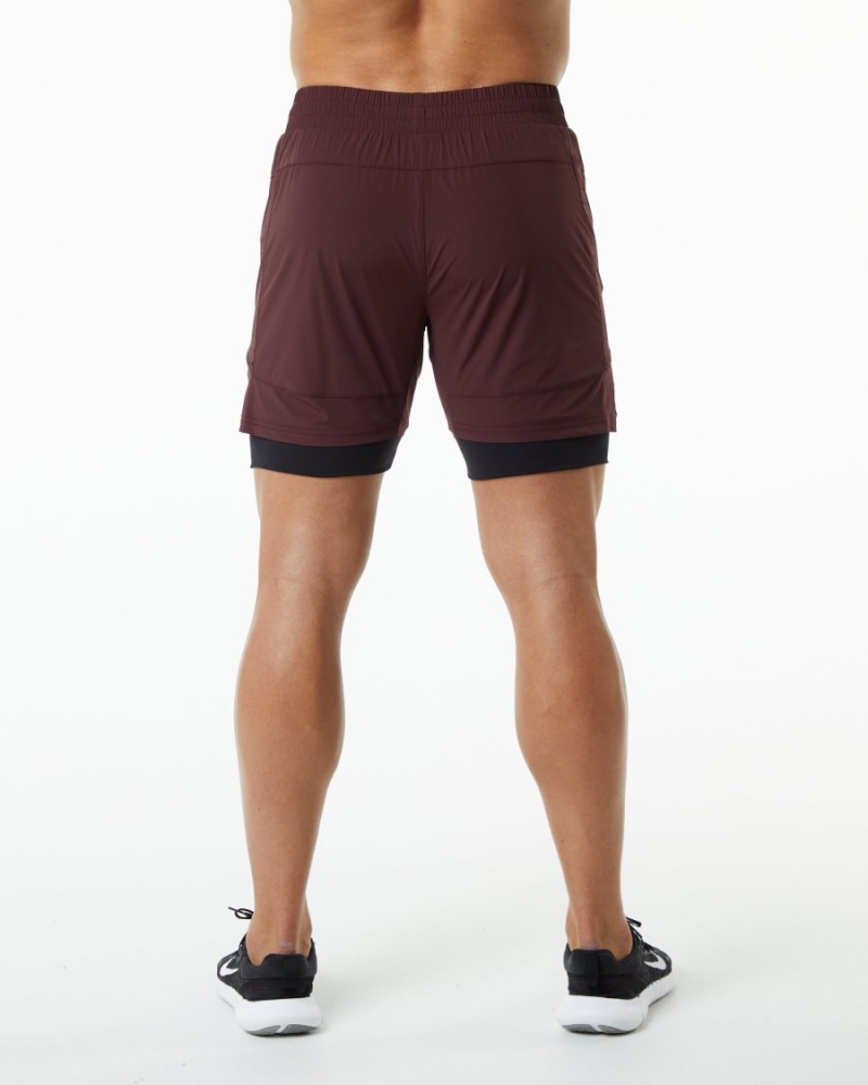 Burgundy Alphalete Infinity Speed Short 5.5" Men's Shorts | 2184063-NZ