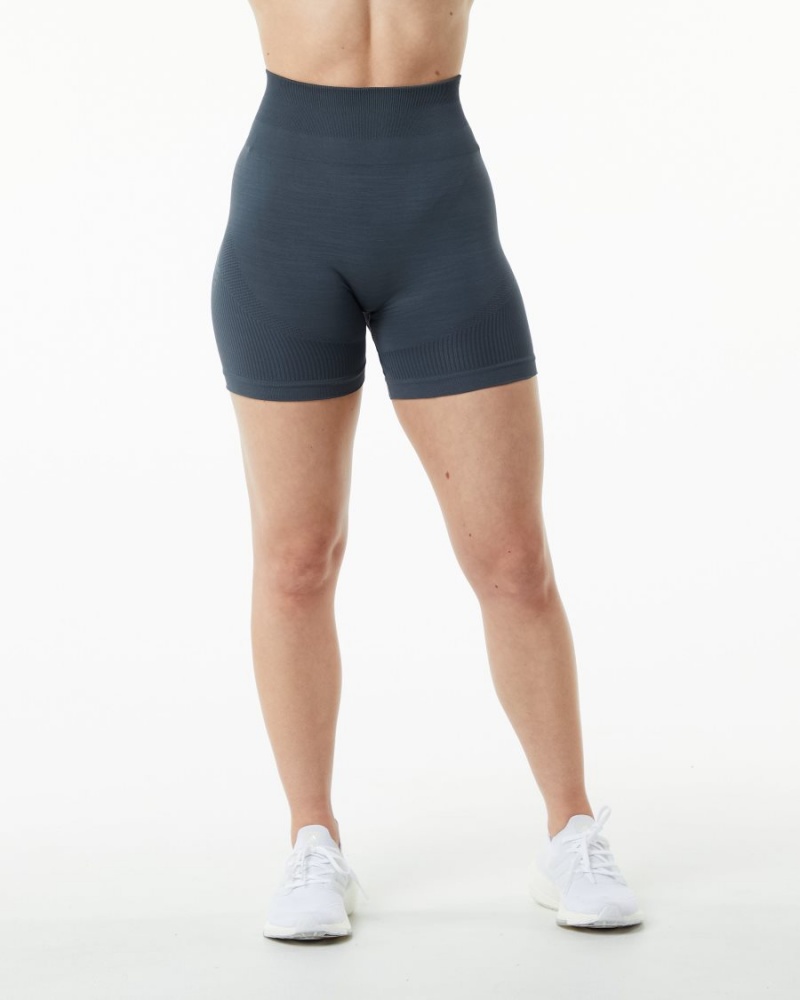 Carbon Alphalete Ozone Short 5.5" Women's Shorts | 1904268-TX