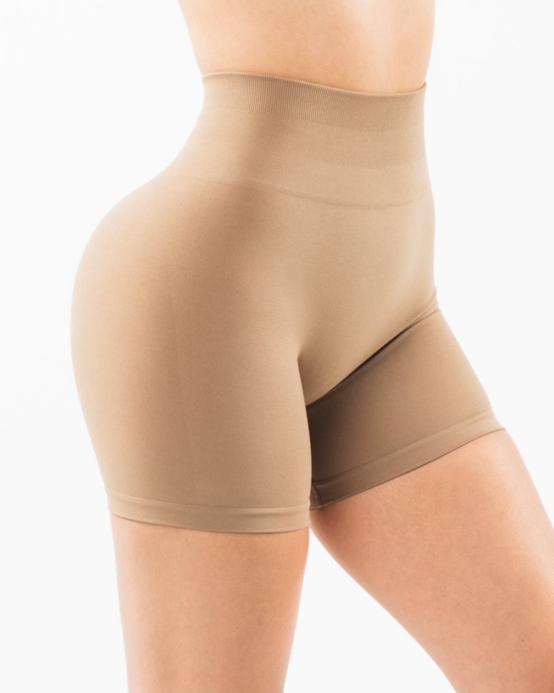 Chai Alphalete Amplify Short 4.5" Women's Shorts | 3275164-MW