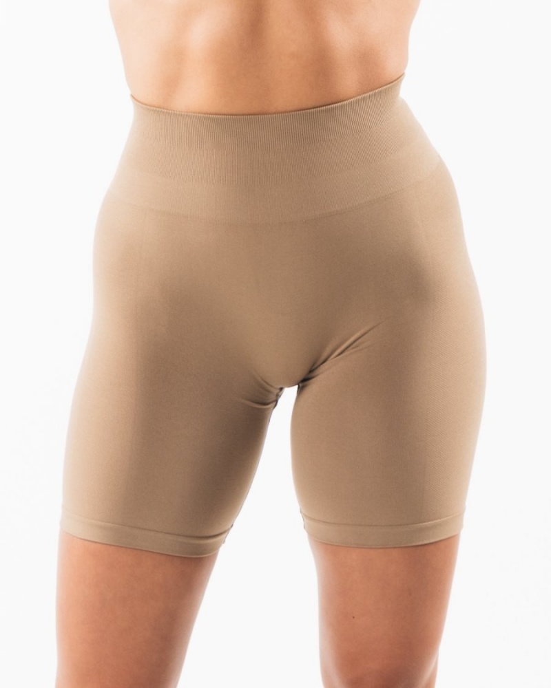 Chai Alphalete Amplify Short 6.5” Women's Shorts | 1592347-AD