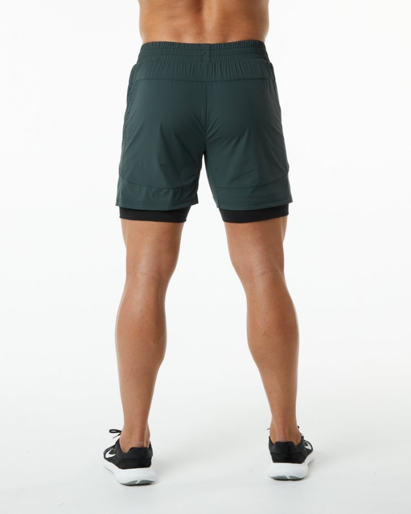 Hunter Green Alphalete Infinity Speed Short 5.5" Men's Shorts | 0241738-ZY