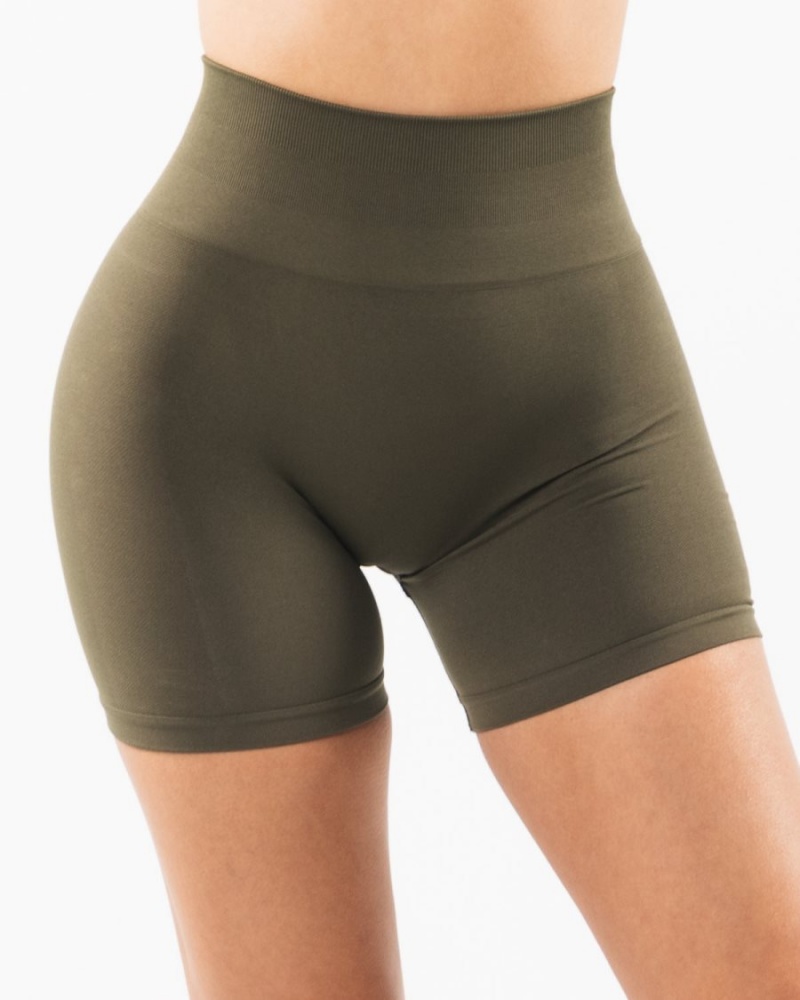 Oak Alphalete Amplify Short 4.5" Women's Shorts | 7958623-ZN