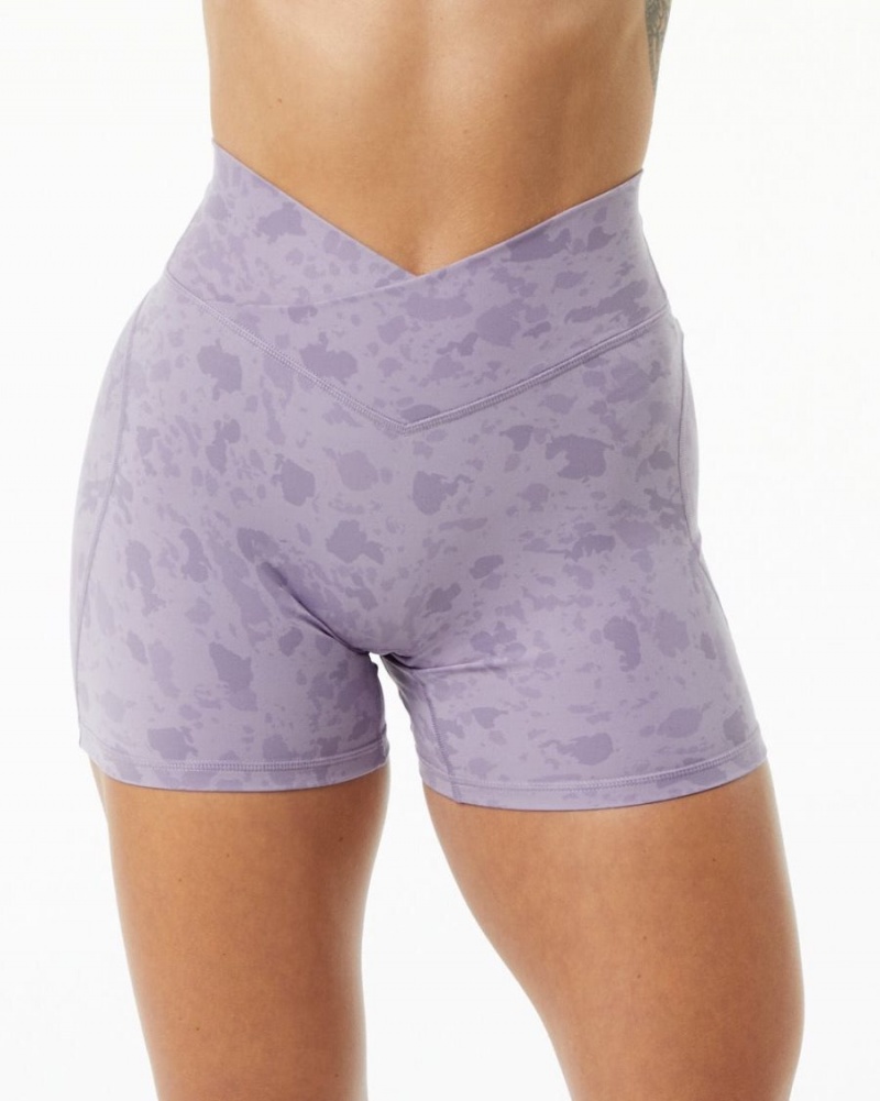 Pebble Print Misty Lilac Alphalete Surface Power Short 5" Women\'s Shorts | 4396012-OT