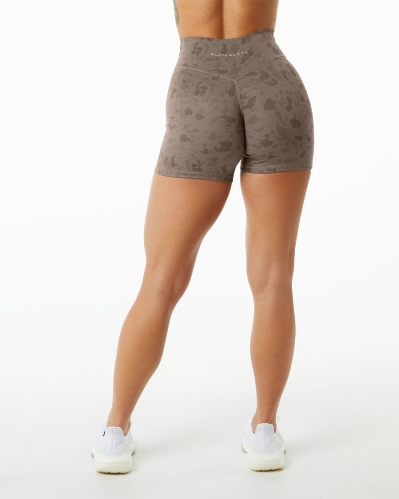 Pebble Print Mocha Alphalete Surface Power Short 5" Women's Shorts | 9270615-NU