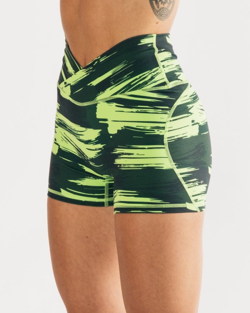 Volt Canvas Camo Alphalete Surface Power Short 5" Women's Shorts | 7195802-DS