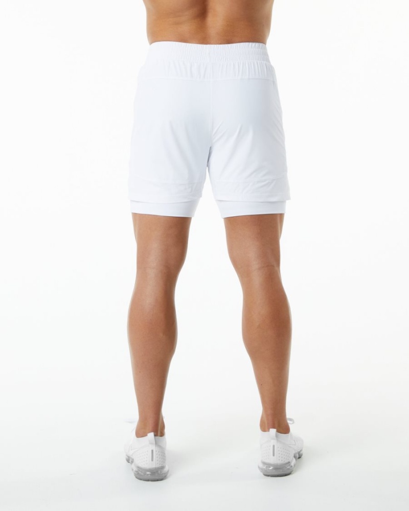 White Alphalete Infinity Speed Short 5.5" Men's Shorts | 3296701-LX