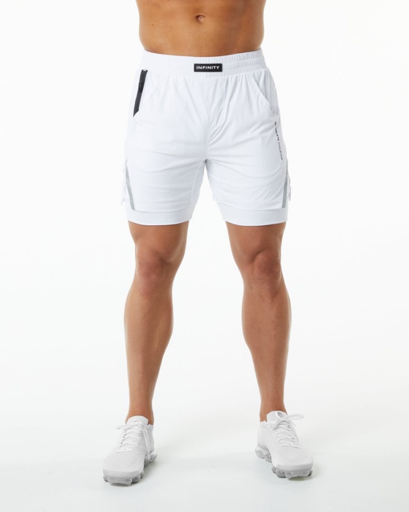 White Alphalete Infinity Speed Short 5.5" Men's Shorts | 3296701-LX