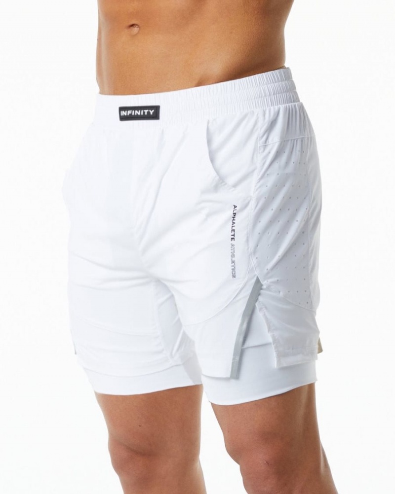 White Alphalete Infinity Speed Short 5.5" Men\'s Shorts | 3296701-LX